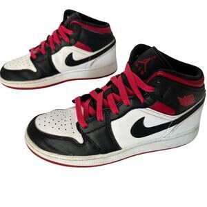 Nike Air Jordan 1 Mid Black Toe White Red Shoes DQ8424-106 Youth Size 6.5Y